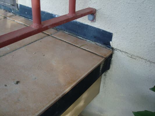 Risk House - Deck Handrail Fixings Defect